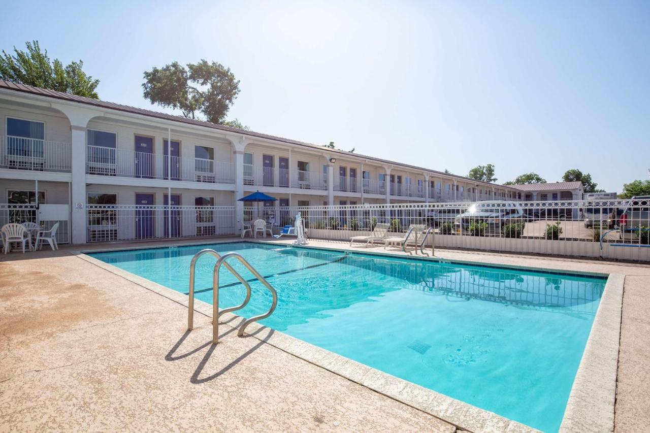 Hotel 6-bryan, Tx - Area